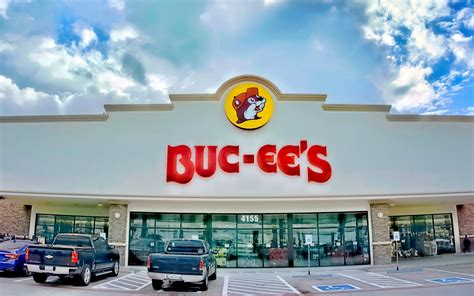 September 6, 2022 at 7:00 AM · 6 min read. Buc-ee’s holds a world record for the largest convenience store and has 43 locations in Texas, Alabama, Georgia, Kentucky, Florida, Tennessee, and .... 