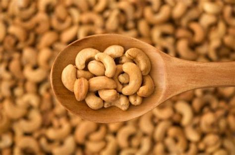 Does Cashews Make You Poop. July 6, 2023 July 3, 2023 by Yogesh Raval. The relationship between diet and digestion is a topic of great interest, and cashews often find themselves in the spotlight.. 