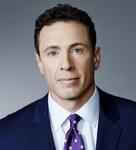 Does chris cuomo wear a toupee. He wears hairpieces. Ive noticed quite often that he has a different hairline quite often. R1 given that both Chris and Chris are in the avengers movies, and it's an avengers shirt, I'm not surprised they both have one. Although I think Evans is still hot as sin something def changed with his looks recently that I don't think is just regular ... 