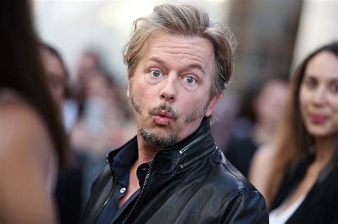Does david spade wear a hairpiece. One possible reason people believe Stacey David wears a wig is due to his seemingly perfect and consistent hairstyle. Throughout his appearances on various TV shows and videos, his hair always appears well-groomed, without a strand out of place. This consistency might lead some to question the authenticity of his hair. 