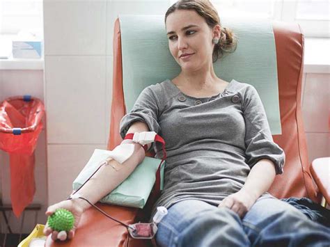 Does giving plasma hurt. Does giving blood hurt? ... Your blood is immediately processed into multiple "therapeutic components" (for example red blood cells, plasma, and platelets) based on patient needs in our community. It is then put into quarantine while the sample vials are tested. Your testing vials go through 15 different tests every time you … 