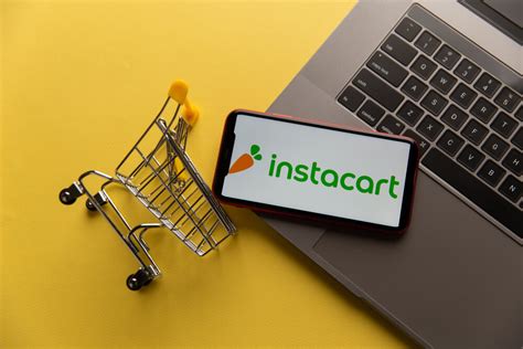 Does instacart take paypal. In fact, you can even use it to pay for groceries. Many grocery stores accept PayPal as a form of payment, including ALDI, Costco, Food Lion, Wegmans, and more. This is a convenient way to purchase items without putting your bank information at risk. There is a variation in the way each store will accept PayPal, including online purchases ... 