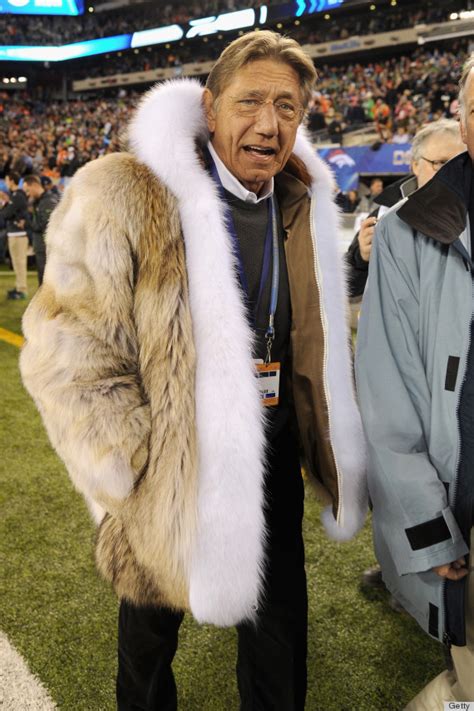  Joe Namath is one of the most successful football quarterbacks of all time, but that's not why we're here. ::: Sign In ... > Does Joe Namath Wear a Toupee? . 