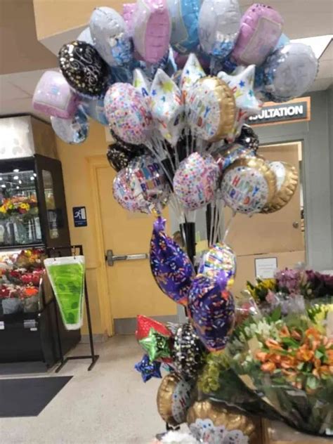 And those prices depend on the size and type of balloon. Most stores charge around 75 cents to a dollar for inflating latex balloons, regardless of size. It generally costs a little more to blow up a Mylar balloon. These usually start at one dollar but can go up to as much as eight dollars for larger sizes.. 