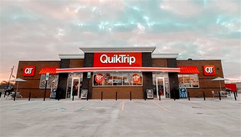 The simple answer to this question is no, the recruitment teams at QuikTrip do not conduct drug testing when recruiting part-time employees. However, there are some conditions in which the employees might have to take a drug test. 1.
