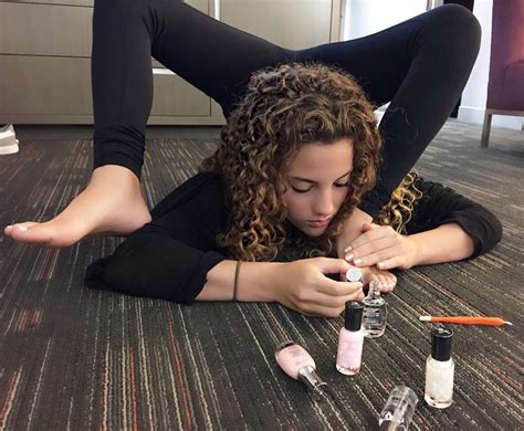Does sofie dossi have a spine. Sophie is an energetic 13-year-old who loves to act, sing and dance. Most of the time, it's not noticeable that she has a condition called scoliosis. But when she bends over to touch her toes, the right side of her back sticks up higher than the left. If untreated, the asymmetrical curve in her spine could become more uneven as she grows. 