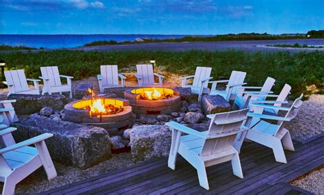 Dog friendly hotels cape cod. May 16, 2022 ... Falmouth Pet-friendly Places to Stay · The Palmer House Inn – The bed and breakfast, located near the Village Green in downtown Falmouth, offers ... 