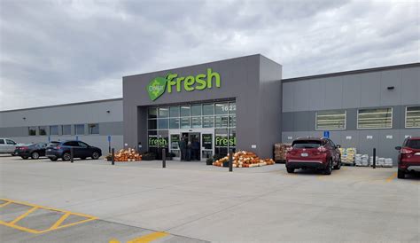 Thursday evening, July 16, leaders from the Waukon community and Allamakee County were invited by Hy-Vee and Dollar Fresh officials to a "sneak-peek" ribbon cutting event at the new Dollar Fresh store that held its grand opening for the public the very next morning, Friday, July 17 in the former Shopko store location in southwest Waukon..