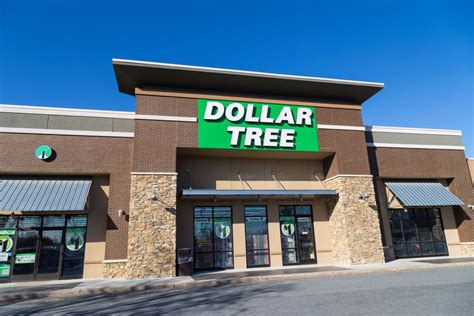 Same-store sales were up 4.7% in the core Dollar Tree business, but down 2.8% at Family Dollar locations. But what the market wasn't keen on was management's profit guidance. It said it sees full .... 