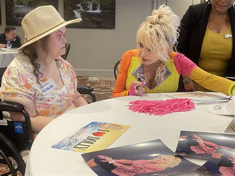 Dolly Parton invites fan in hospice care to Dollywood