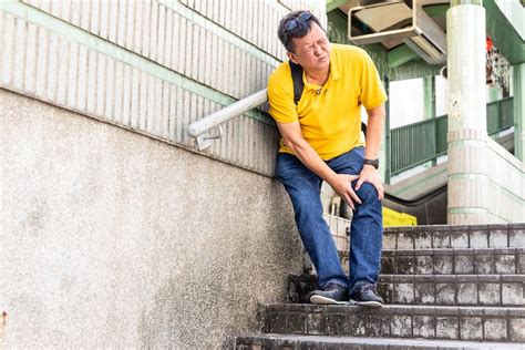 Dolore al Ginocchio quando si Scendono le Scale Ceteco