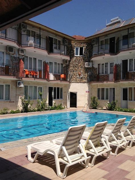 Dolphin Yunus Hotel. 