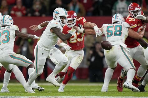 Dolphins’ trend of struggling against the NFL’s better teams was on display again