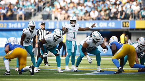 Dolphins bring NFL’s top-ranked offense into Week 2 matchup with division rival Patriots
