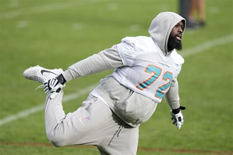 Dolphins coach McDaniel tries to downplay Chiefs clash in Germany. LT Terron Armstead could return