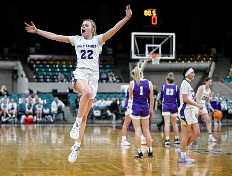 Dominant closing run lifts Holy Family girls into Class 4A state title game