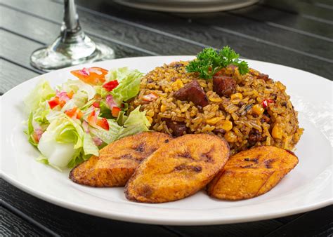 Dominican food images. For almost anyone trying to watch their weight, choosing healthy snacks can be a challenge. For almost anyone trying to watch their weight, choosing healthy snacks can be a challen... 
