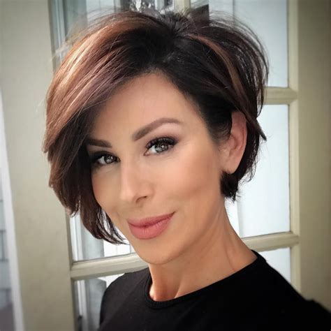 5 ways I style my SHORT HAIR BOB and some aluminum wave clips! #hairtutorial Here are five ways to style your short hair bob using aluminum wave clips:1.. 