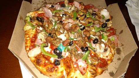 Looking for italian food in New Baltimore. Domino's Pizza offers several options to satisfy your cravings. Including their savory pizza that will surely leave you craving more. Be sure to check out their restaurant menu or call them at (586) 716-7770.. 
