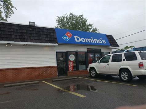 Dominos salem va. Store Hours: Mon-Thu. 10:30 am to 12:00 am. Fri-Sat. 10:30 am to 1:00 am. Sun. 10:30 am to 12:00 am. Domino's Carside Delivery is contact-free carry out. Find a location near you that carries your order right to your car - keeping you and our employees safe, one order at a time! 