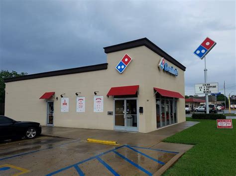 Dominos victoria tx. 3803 Houston Highway Ste 800. Victoria, TX 77901. (361) 703-5252. Order Online. Domino's delivers coupons, online-only deals, and local offers through email and text messaging. Sign up today to get these sent straight to your phone or inbox. Sign-up for Domino's Email & Text Offers. 