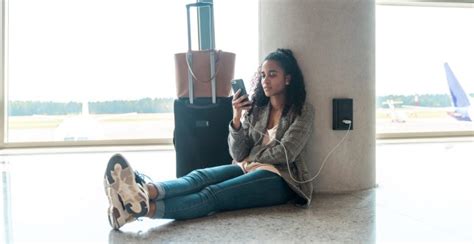 Don't use free USB chargers at airports, FBI warns