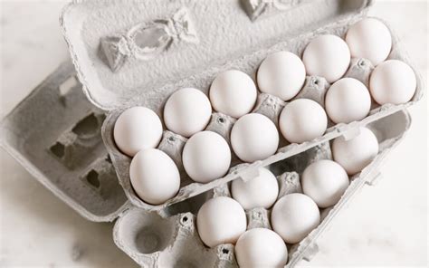 Don’t crack up, Pretty Together has run an egg-speriment to peel the perfect hard-boiled egg
