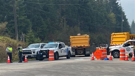 Don’t try to dodge police checkpoints, B.C. fire zone residents are told