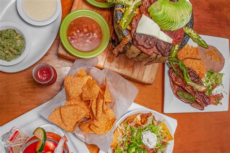 Don betos. View the online menu of Don Beto's Tacos y Tequila and other restaurants in Clayton, North Carolina. 