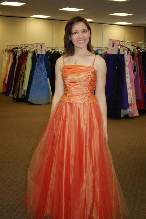 Donate prom dresses. Fairy Glam Project, a partnership between Nspire 2 Dream and clothing recycler USAgain, is now collecting dresses to donate to young girls in need of a prom dress for that special occasion. Fairy Glam Project provides St. Louis and Illinois high school juniors and seniors facing financial hardships with an opportunity to select a new or gently ... 