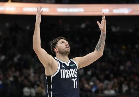 Doncic scores 41 and Irving adds 29 as Mavs blow out Trail Blazers 126-97