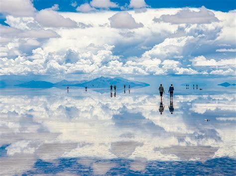 La laguna de Salinas y Aguada Blanca de Arequipa te ofrece una aventura similar a la del Salar de Uyuni, ubicado en Bolivia. En este lugar, los visitantes pueden tomarse una fotografía con el .... 