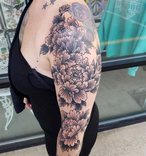 Done by robinmunartattoo... BULLDOG TATTOO PARLOR