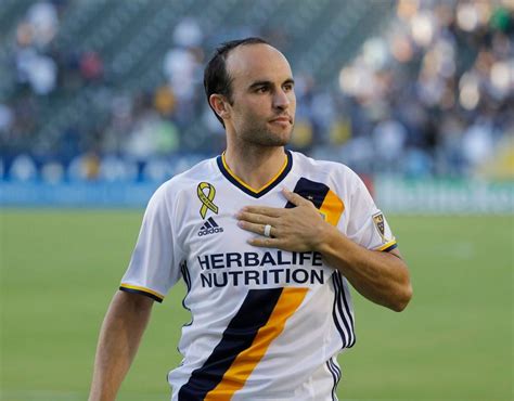 Donovan among those enshrined in the soccer Hall of Fame