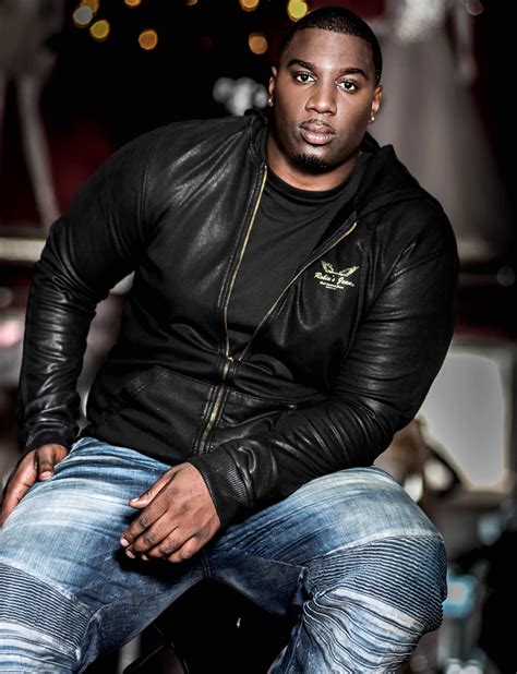 Donovan carter. Sep 14, 2018 · The 6-foot-1, 300-plus-pound Carter began acting, and a collection of commercial appearances led to a role on HBO’s Dwayne “The Rock” Johnson-led series Ballers. The comedy/drama is fictional but based on real life, thanks in large part to former Super Bowl champion running back Rashard Mendenhall, who serves as a writer and executive on ... 