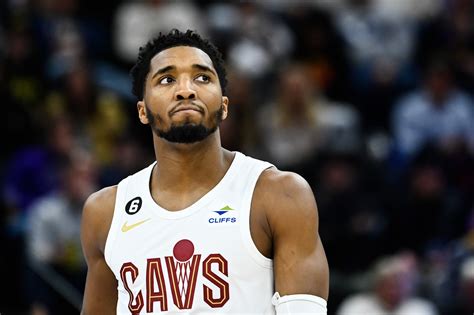 Donovan mitchell roto. 7 months ago Cleveland Cavaliers guard Donovan Mitchell put up a double-double and was the second-leading scorer on Team Giannis, behind the new record … 
