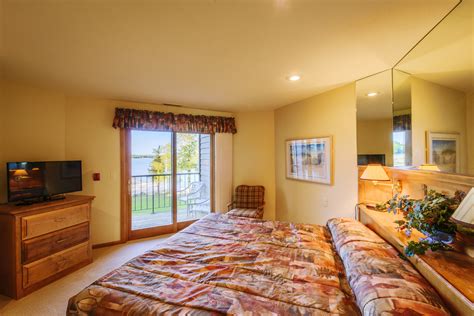 Door County Lodging Rooms and Suites in Sturgeon …