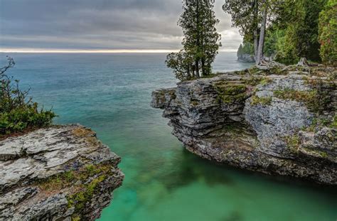With 300 miles of shoreline, Door County is a naturally scenic weekend escape attracting 2 million visitors a year. Many make their way from the Midwest as Door County is an easy 2.5-hour drive from Milwaukee, less than 4 hours from Chicago, and less than 5 hours from Minneapolis. (Another scenic Midwest destination to check out is Galena ....