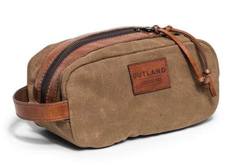 Dopp kits men. Jun 4, 2020 · Check out our pick of 6 of the best dopp kits for men below: Bexar Goods Co LAND Dopp Kit – $95. Keep your travel toiletries in good order and close to hand with the LAND Dopp Kit from Bexar Goods Co ($95). Ideally suited to throwing in any bag or leather satchel for short breaks or storing in your bathroom. 