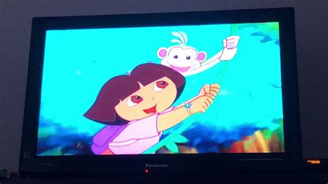 Translation. Dora the Explorer Theme Song (Spanish) Dora! Boots! Hey Dora! (Doo, doo, doo, doo, doo Dora) That's it! (Doo, doo, doo, doo, doo Dora x3) Let's go! Dora Dora …. 