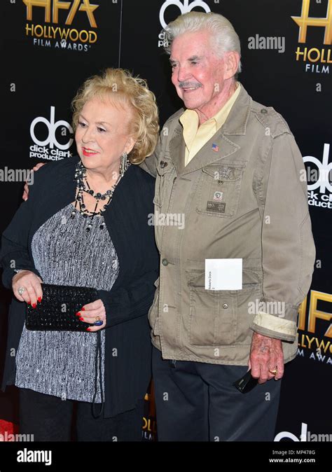 Doris roberts husband