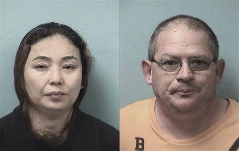 Dos de los acusados de operar red de prostitución de Virginia permanecerán encarcelados, según juez