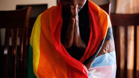 Dos hombres ugandeses podrían enfrentarse a la pena de muerte tras ser acusados de “homosexualidad agravada”