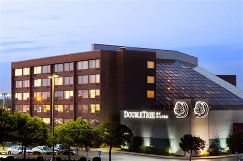 Doubletree by hilton hotel rochester jefferson road rochester ny. 1111 Jefferson Road, I-390, Exit 14B, Rochester, NY 14623. Upscale, smoke-free, full-service hotel near RIT6 floors, 249 rooms and suites Free shuttle to attractions within 5-mile radius<br>Outdoor swimming pool open in summer - exercise room<br>Restaurant, Rated High, $$, Free parking, Free WiFi, Outdoor swimming pool 