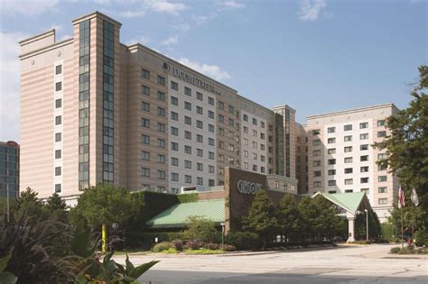Stay at this 4-star business-friendly hotel in Rosemont. Enjoy free WiFi, 2 restaurants, and 2 bars/lounges. Our guests praise the breakfast and the helpful staff in our reviews. Popular attractions Rosemont Theatre and Parkway Bank Park Entertainment District are located nearby. Discover genuine guest reviews for DoubleTree by Hilton Chicago O'Hare ….