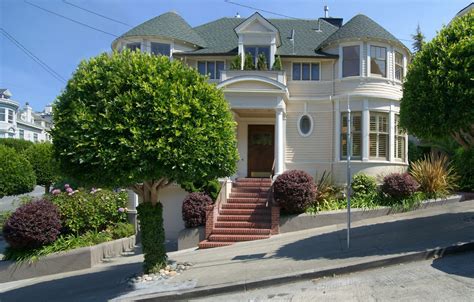 Doubtfire house. The house where Mrs Doubtfire was filmed is on the market for £4.3m Credit: Boulevard. 7. Fans of the movie will recognise the property from when Robin Williams 'worked' there as a nanny Credit: ... 