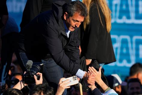 Down, but not out: Two Argentine political veterans seek to thwart upstart firebrand