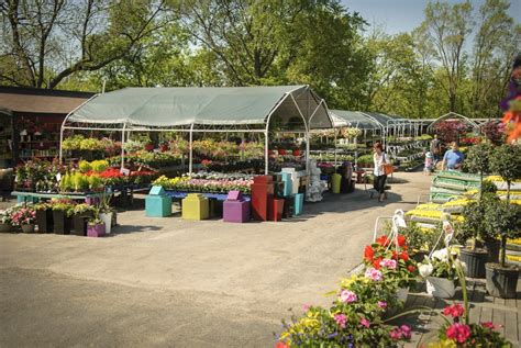 Down 2 Earth Garden Centre - Concrete Statues