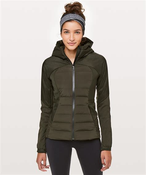 Down for it all jacket review. I’m planning to wear it for winter running here in Utah. I’m 5’6, 120-125 pounds, 32d and usually a 4 in leggings, 4 or 6 depending on the bra. Have… 