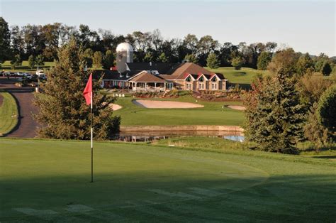 Downingtown country club. Downingtown Country Club is a picturesque 18-hole, George Fazio design golf course nestled in subtle greens, dramatically shaped bunkers and open gently rolling fairways. Located in … 